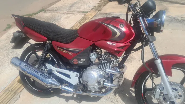Vendo moto Yamaha.modelo Ybr ano 2008 ED .valor 8 mil