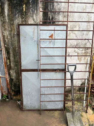 Vendo portão de ferro galvanizado