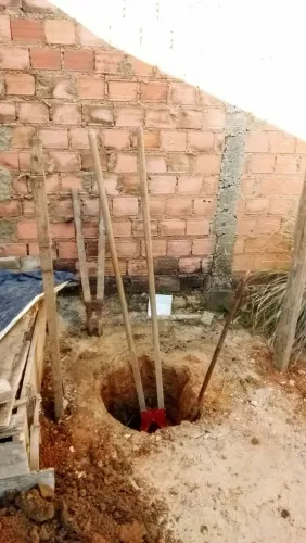 Limpeza e escavação de poço boca larga