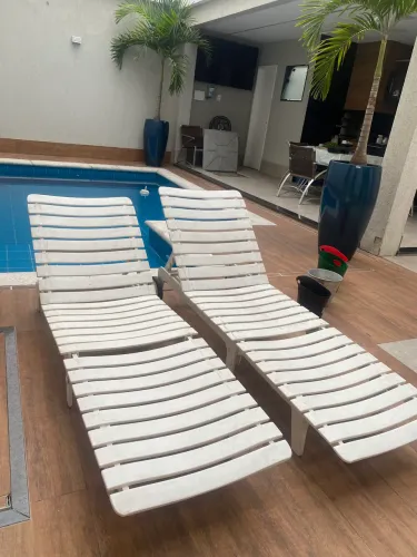 Espreguiçadeira de piscina