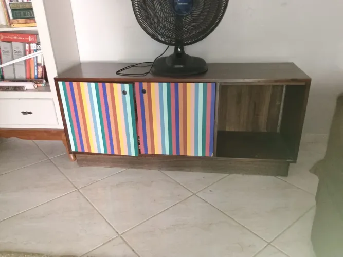 Vendo rack. Mandei maciça.. 40/140m marcas de uso. Bem pouco