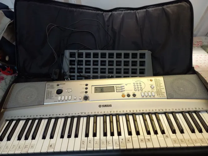 Teclado Yamaha PSR-E313 + Capa - Excelente Estado!