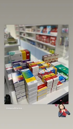 VENDO ESTOQUE E MÓVEIS DE FARMÁCIA 