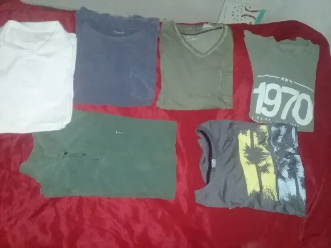 7 reais cada camisetas masculinas