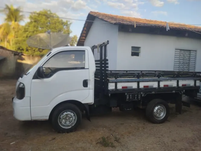 Kia Motors Bongo K-2500 2.5 4X2 TB Diesel 2014
