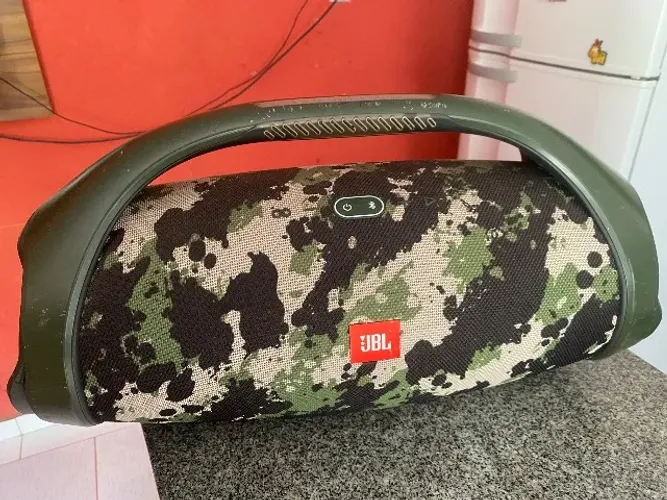 Semi novo / sem carregador / vendo urgente 