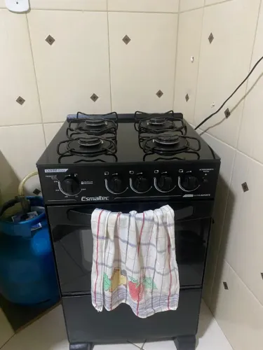 Vendo fogão esmaltec 4 Bocas funciona tudo perfeitamente