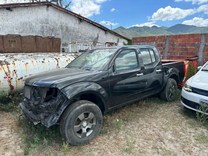 Nissan Frontier XE CD 4X4 2.5 TB Diesel 2013