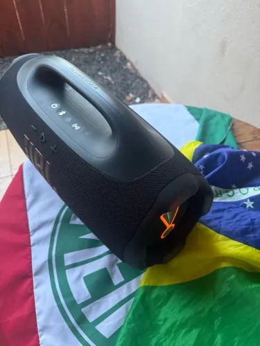 Bom box 4