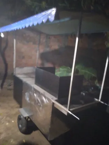 Carrinho pra churrasco grande e espaçoso barato