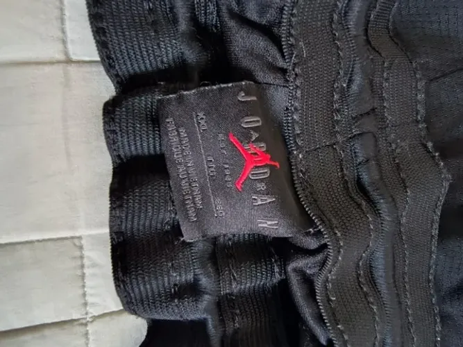 02 bermudas JORDAN XXL nunca usadas