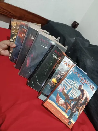 Combo de livros: Maze Runner +God of War
