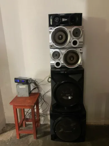 Caixas de som Sony e LG
