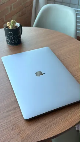 Macbook pro 2017 i7 16gb 512gb