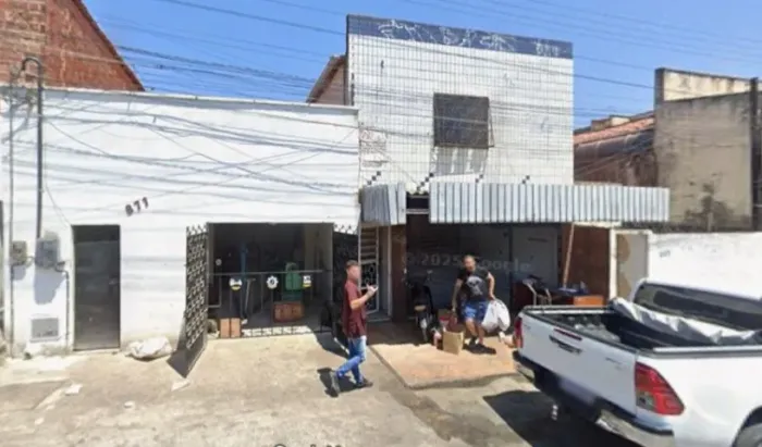 Prédio Residencial e Comercial à Venda - Excelente Oportunidade de Investimento no Bairro