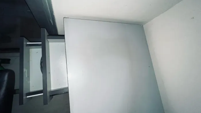 Mesa de Escritório com gavetas