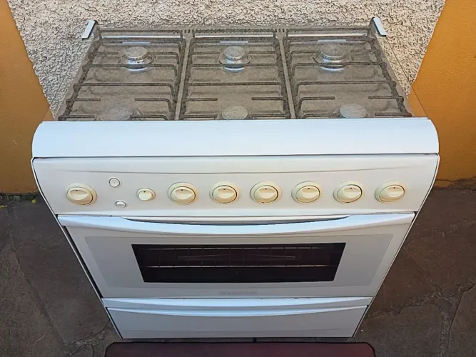 Fogão Dako, 6 bocas, acendimento manual, com Top Grill!