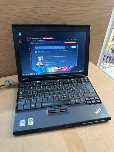Notebook Lenovo X200, 160 gb de hd, 4gb de RAM, bateria viciada