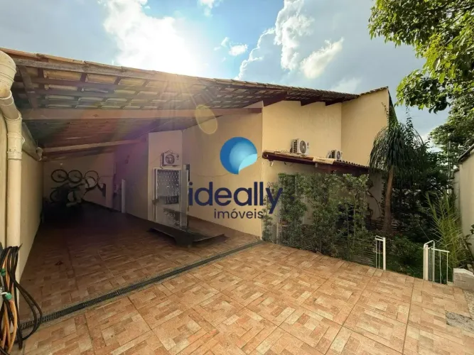 Casa 5 quartos sendo 04 suítes  5 vagas no bairro Ouro Preto - BH - MG