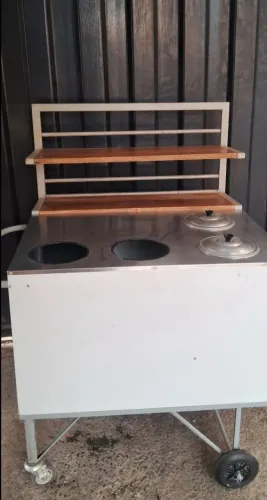 Carrinho de Cachorro-Quente em Ótimo Estado - Pronto para Trabalhar!
