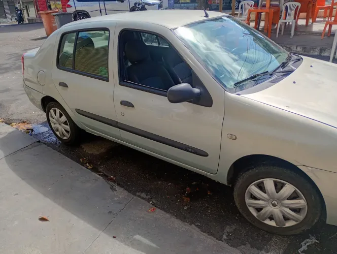 Renault Clio Sed. Expression Hi-flex 1.0 16V 4P 2009