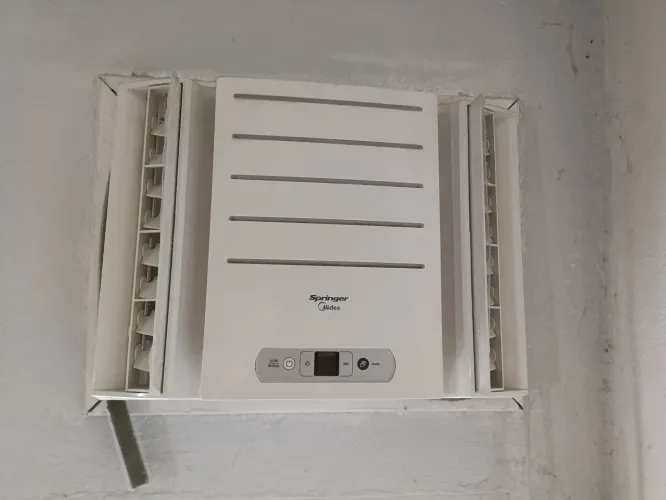 Ar condicionado de janela Midea 7500 BTUS 127V