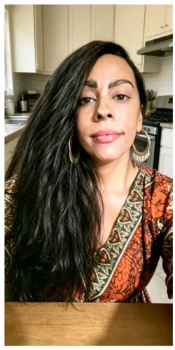 Diarista profissional..Eu sou secretaria do lar. sou babá cuido de idoso. Leiam abaixo