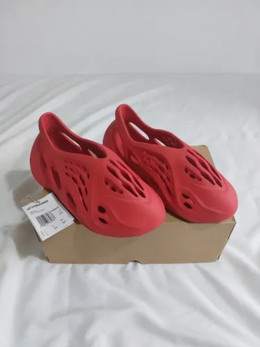 Yeezy Foam Runner Vermillion 38-39