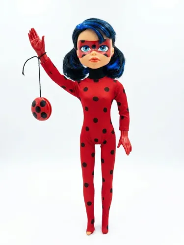 Boneca Ladybug Miraculous Articulada Com Ioiô - Usada
