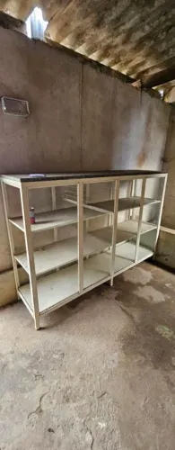 Balcão todo na chapa 18 com tampa de mármore 