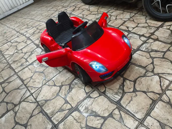 Carrinho de brinquedo Porsche Spyder 