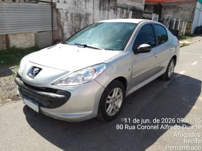 Peugeot 207 Sedan Passion XR 1.4 Flex 8V 4P 2010
