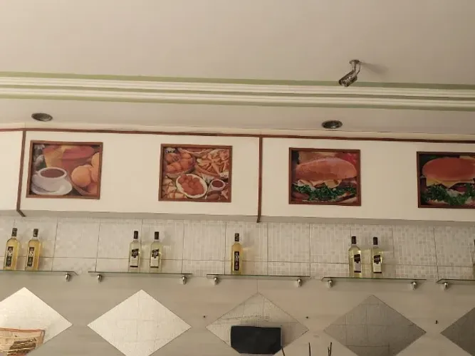 Moldura pronta com fotos. Completa para lanchonete ou padaria