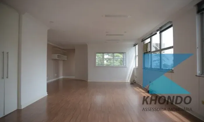Sala comercial ao lado da Av Paulista