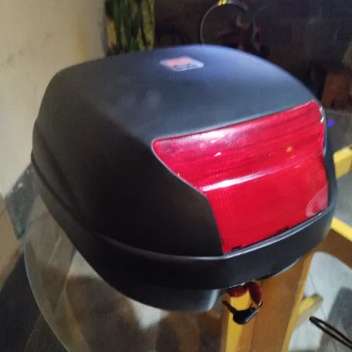 Bauleto para moto GIVI 27 litros