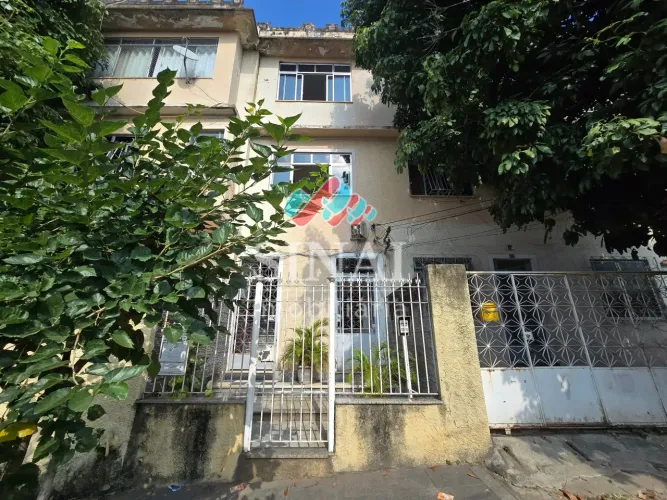 Apartamento Com 2 Quartos e Varanda em Irajá