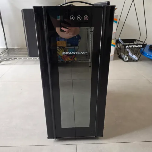 Adega Climatizada Brastemp 12 Garrafas - Porta de Vidro - Necessita Revisão