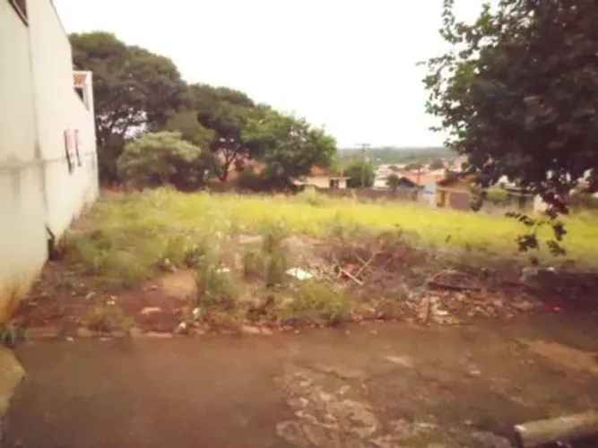 Terreno à venda, 242 m² por R$ 500.000,00 - Centro - Pederneiras/SP