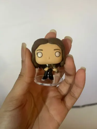 mini funko viktor / vanya the umbrella academy