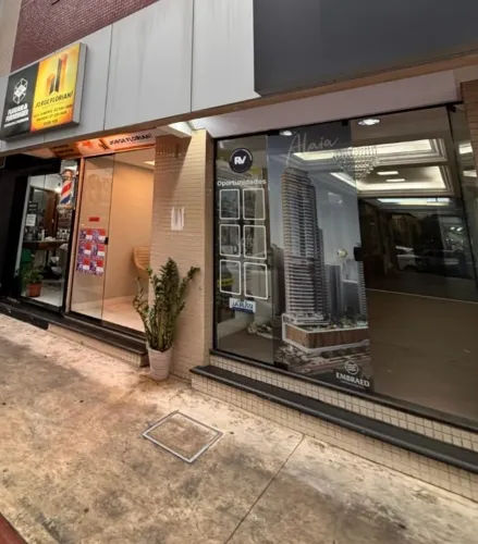 Centro, loja frente para Av Brasil 86 m²