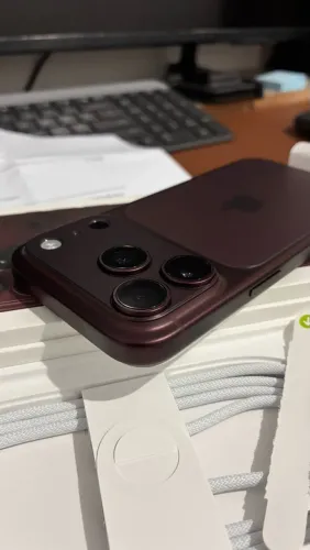 IPHONE 18 PRO (256GB) TELA 6.3 - 20 DIAS DE ATIVADO!