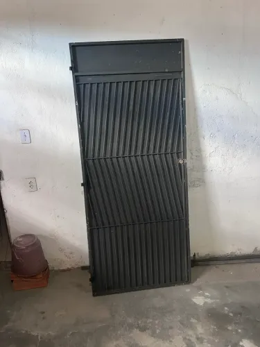 Porta ferro reforçado!