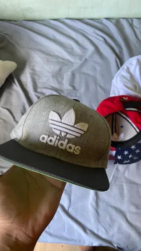 Bonés Adidas - Novo