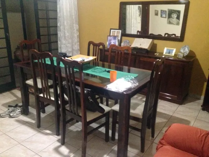 Conjunto Vintage Mesa de Mogno e Vidro com 6 Cadeiras com acento em Tecido Jacar Top