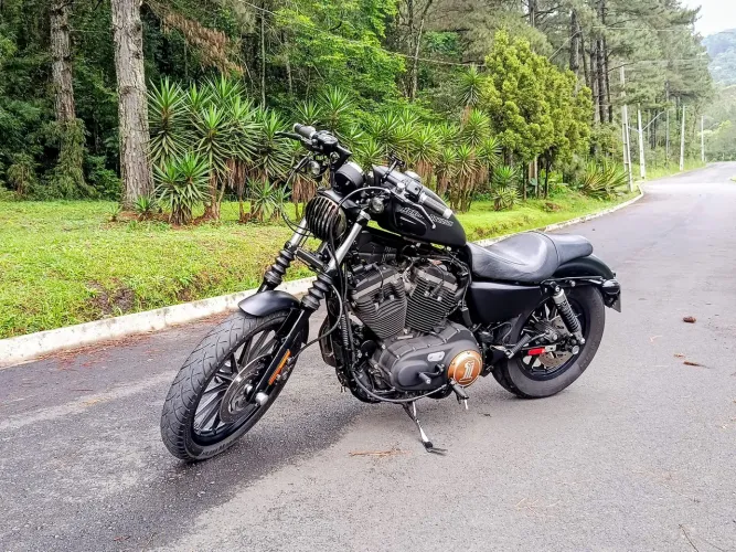 Harley Davidson Iron 883 com apenas 25.000 km impecável