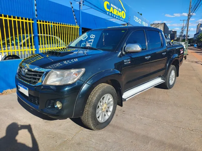 Toyota Hilux CD SRV D4-d 4X4 3.0 TDI Diesel AUT 2013