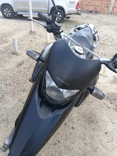 Moto muito bem cuidada, baixa quilometragem