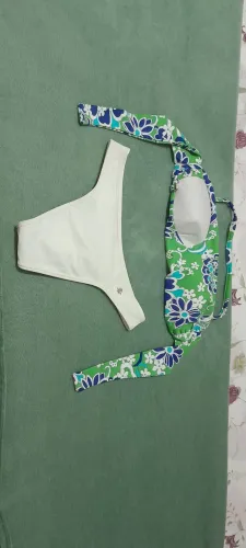 Peça feminina praia tamanho P colorido