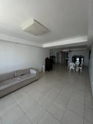 Apartamento com 160 m² no Espinheiro!