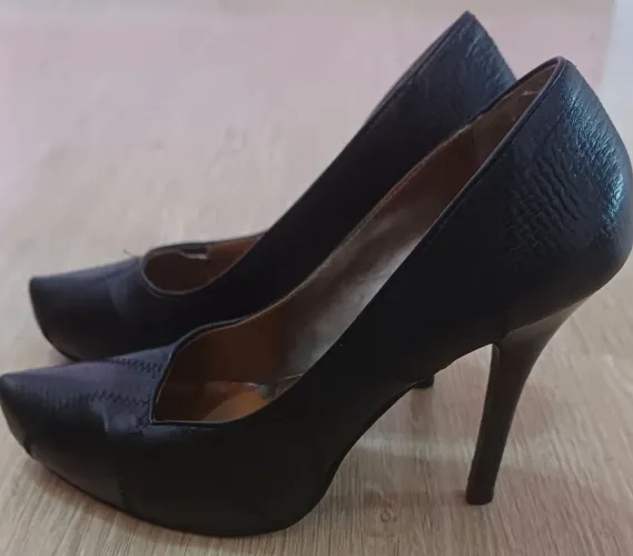 Sapato de Couro Legitimo Enzo Angiolini Salto Alto N° 38 Impecável